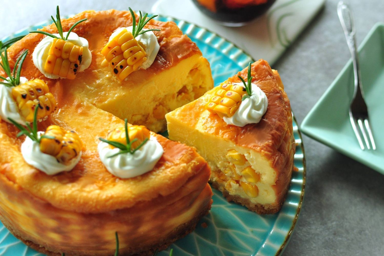混ぜるだけとうもろこしチーズケーキのレシピ。注目のトレンドスイーツ