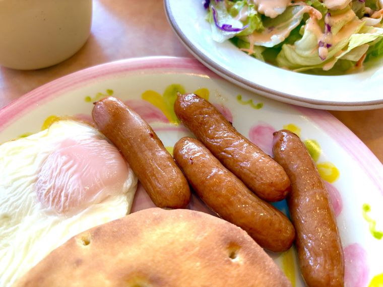 フォッカチオに添えられたソーセージ