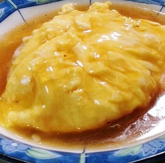 餡がかかったシンプルな天津飯