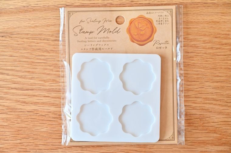 セリアにある白いスタンプ用モールド