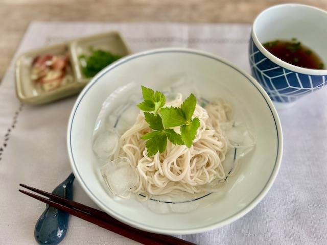 そうめんを「レンジパスタ容器」でゆでてみた！ゆで具合を実食レビュー