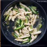 【作り方】鶏むね肉ときゅうりの中華炒め