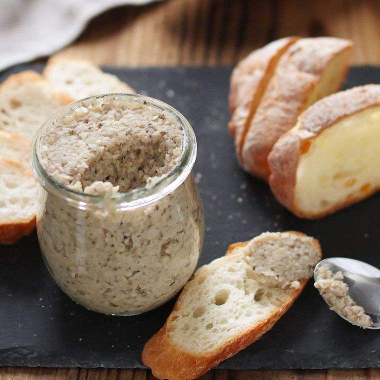 瓶に入ったきのこバター