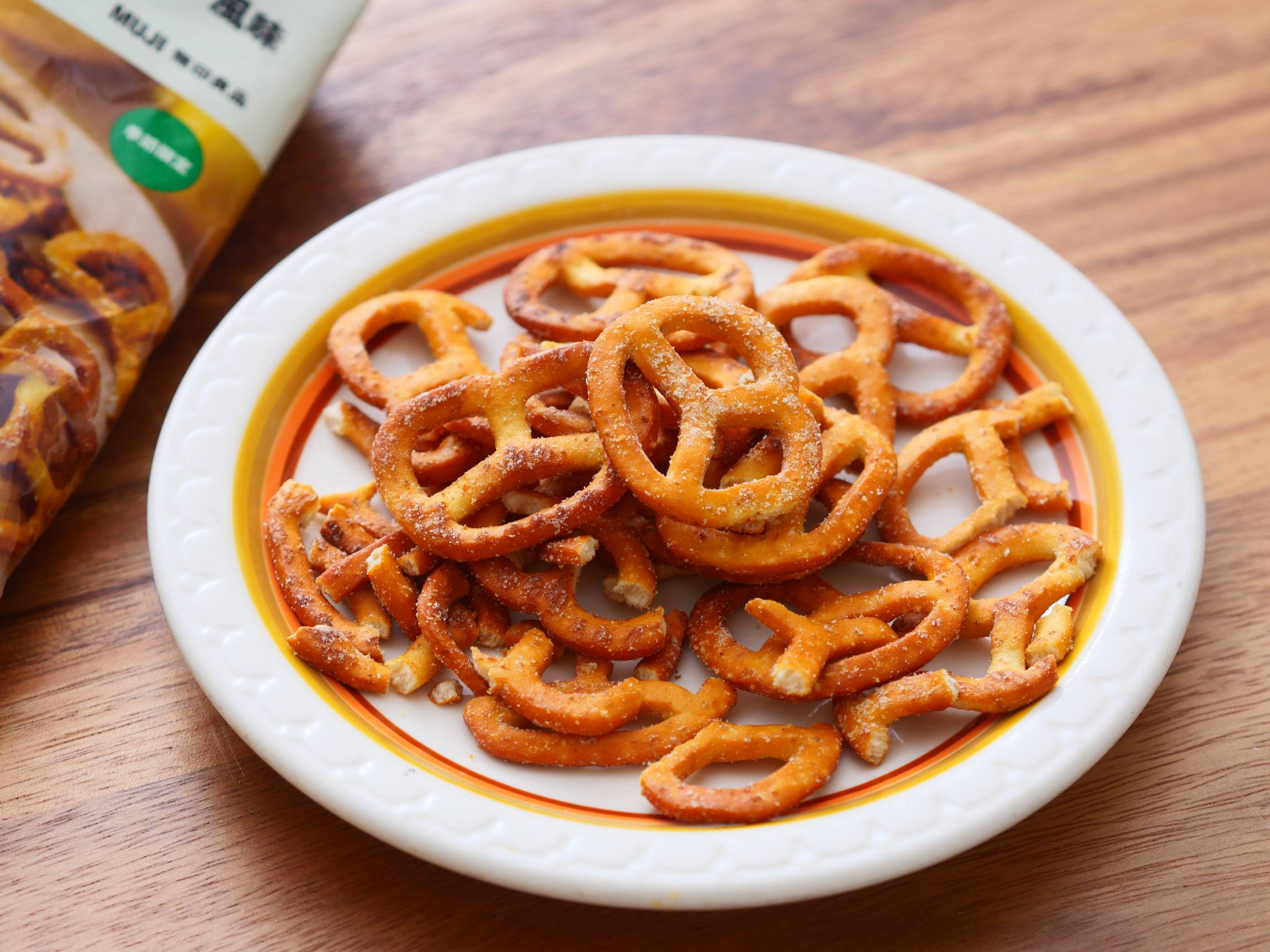 レモンベーコン風味が合う！無印良品のプレッツェルに「こりゃ止まらん