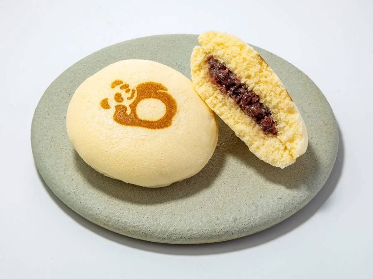 お皿に乗ったパンダの繭衣