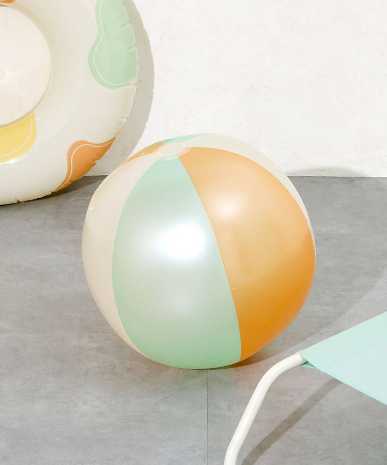 ビーチボールのイメージ