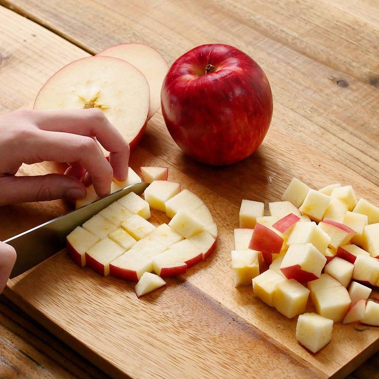 りんごの角切り
