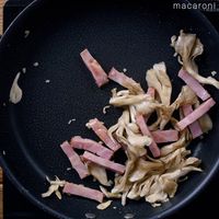 【作り方】舞茸とベーコンの和風にんにくパスタ