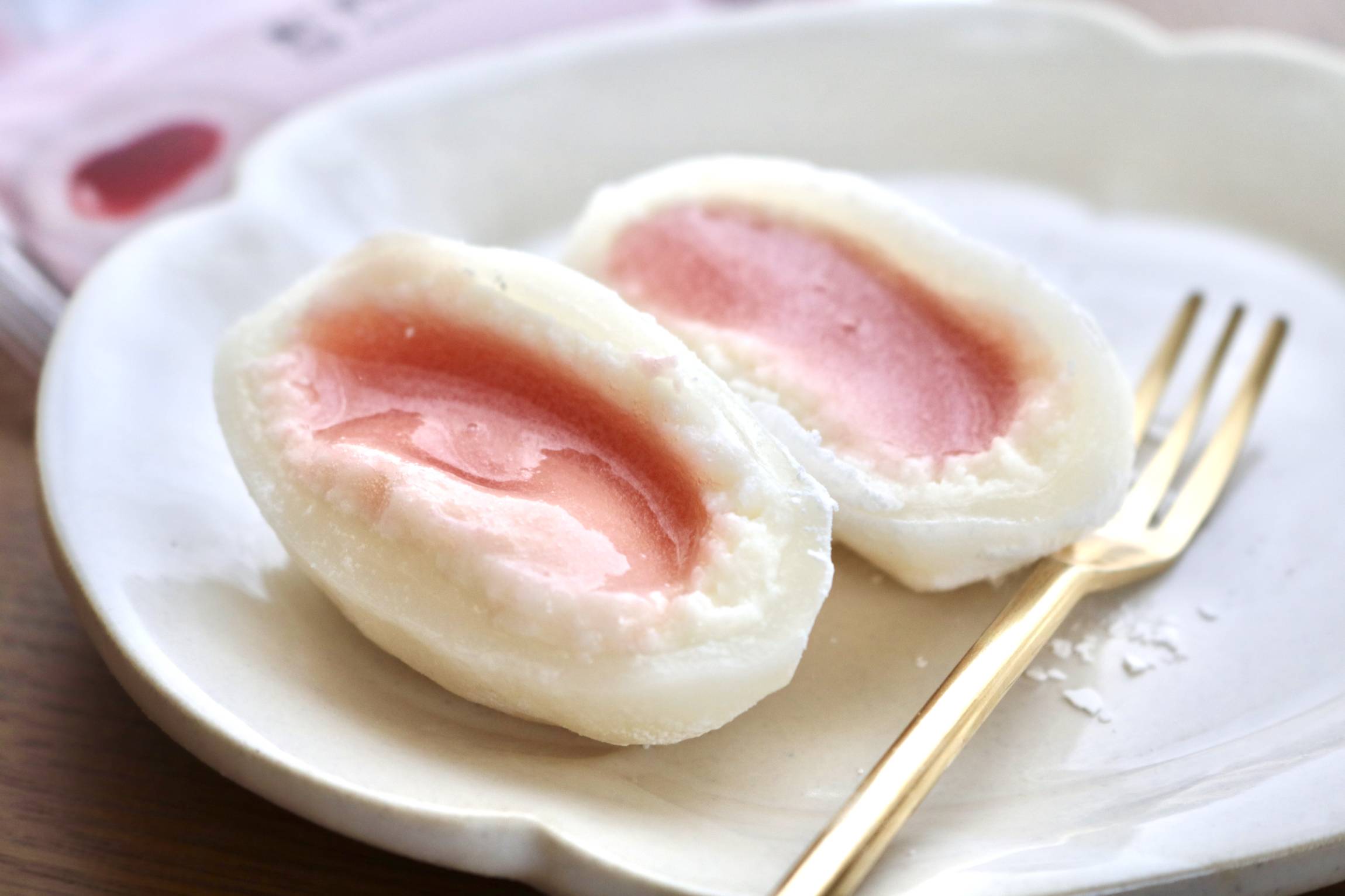 ローソン新作「桃大福」が期待以上！夏でも重たくないとろける和菓子