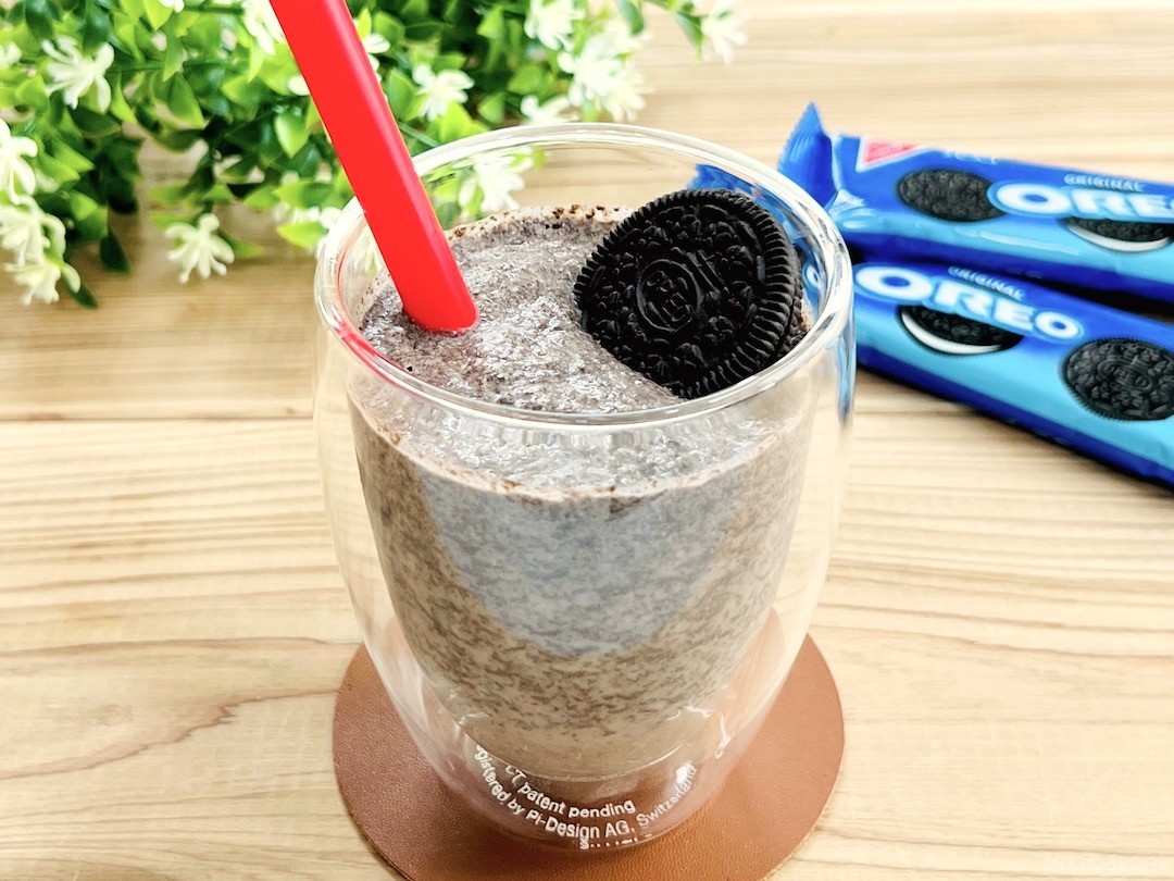 out オレオ様 ミニ クリスマス ドリンクジャーアレンジ♪ オレオで最高ミルクシェイク。簡単レシピに「これは売れる」「浴びる