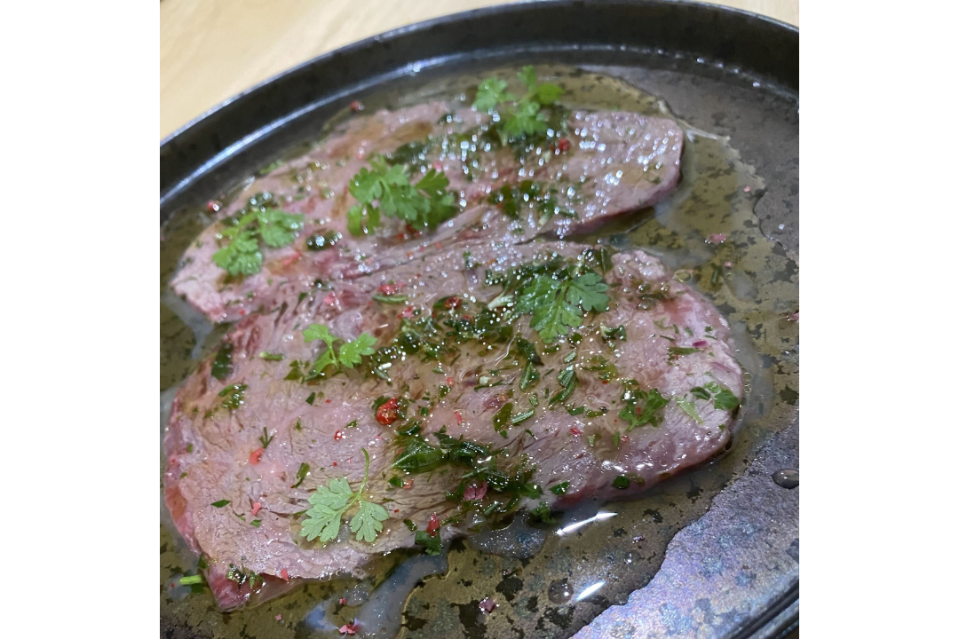 あかね和牛の炙りカルパッチョ