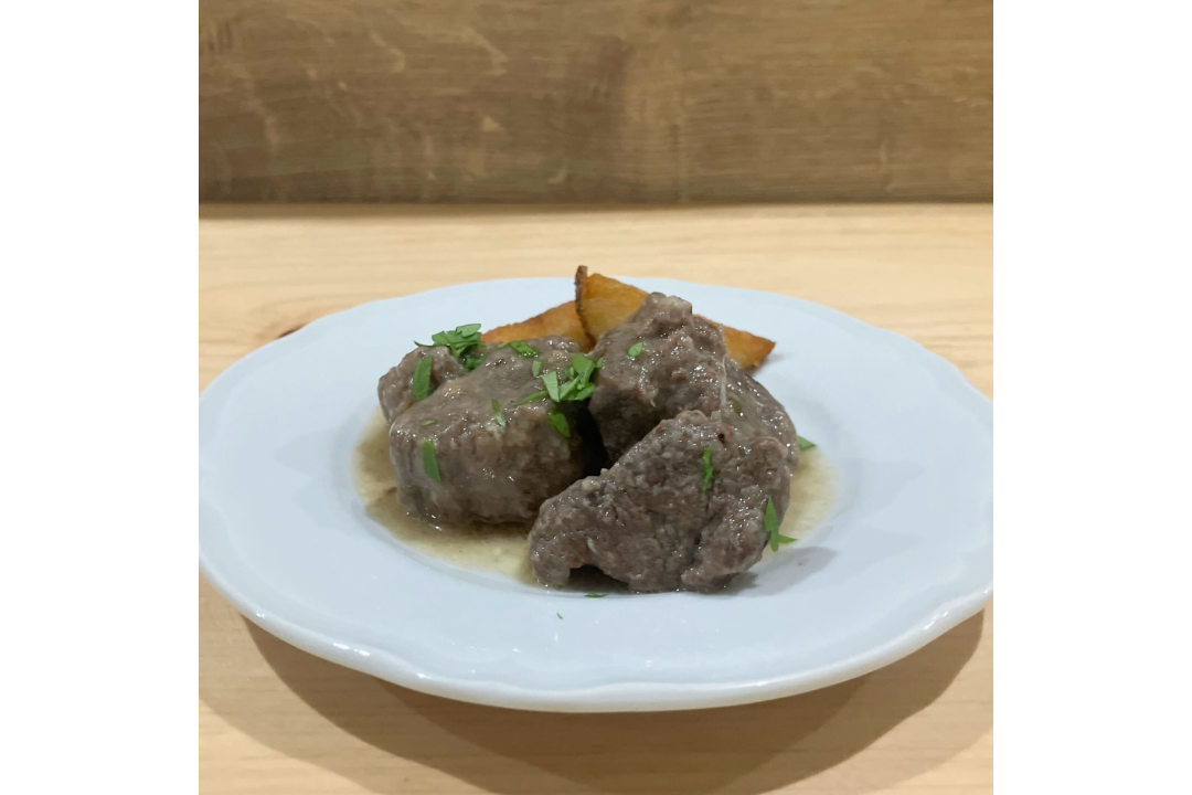 あかね和牛の軽い白ワイン煮込み レモン風味