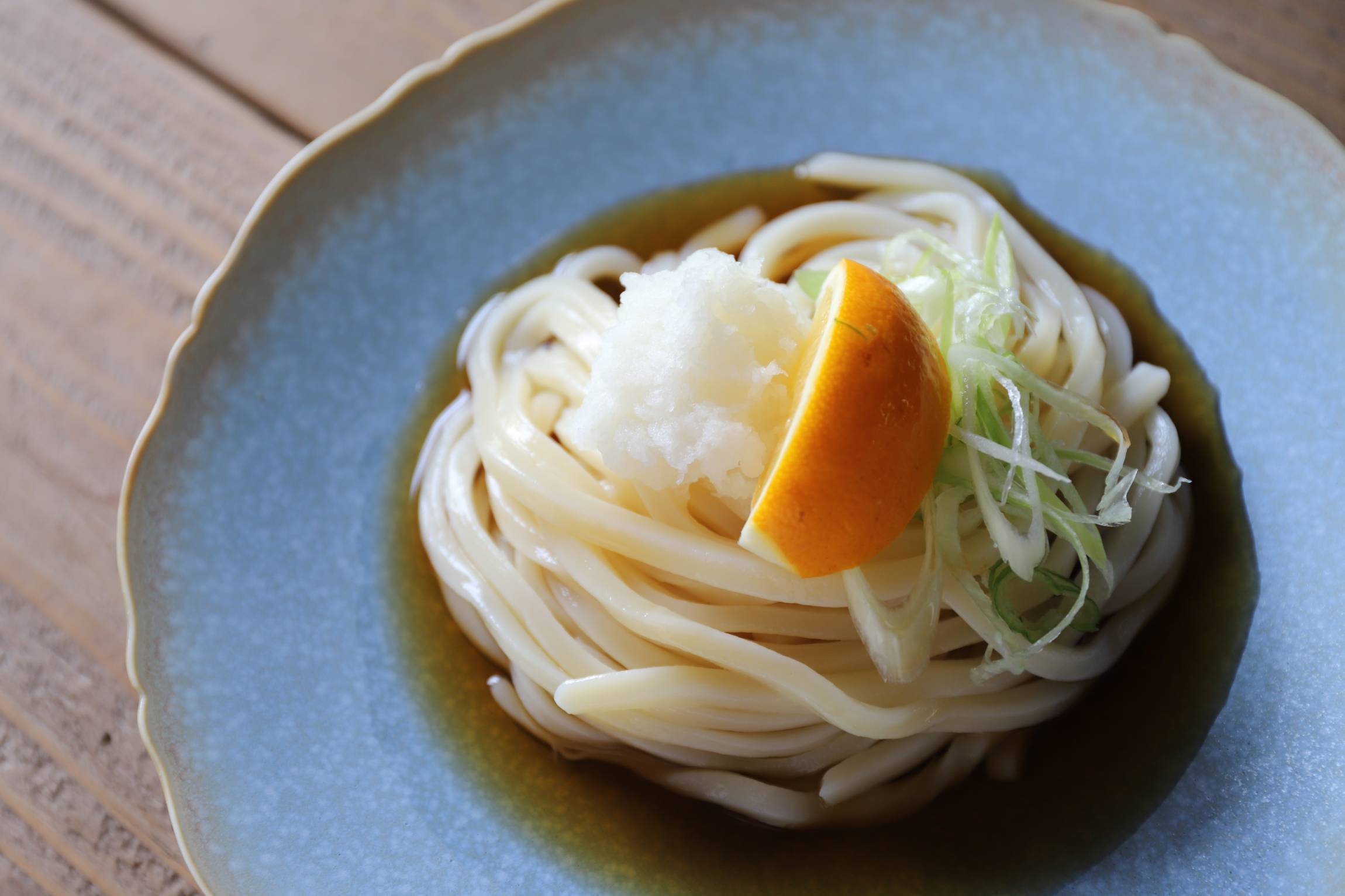 実食】冷凍麺世界売上No,1のあの冷凍うどんがリニューアル！ - macaroni
