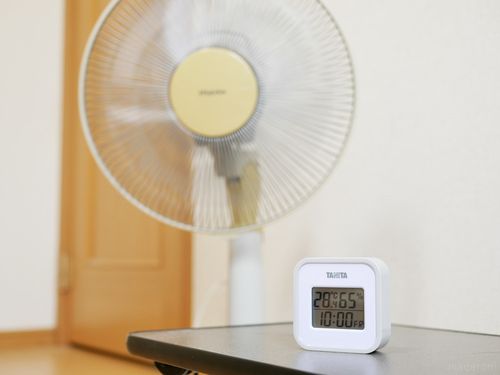 扇風機と温度計
