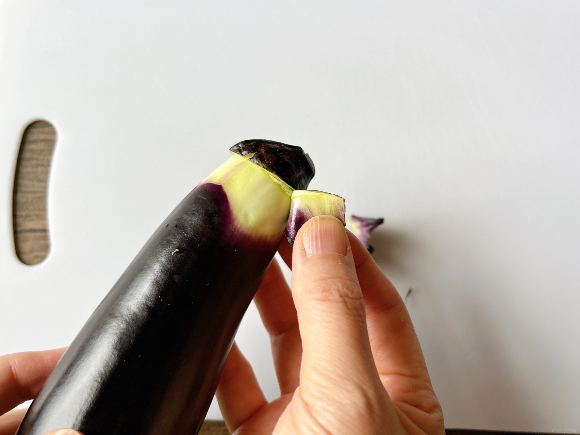 なすヘタはどこで切る？野菜ソムリエの切り方に「切り過ぎていた」 - macaroni