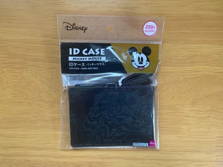 ダイソーのミッキーマウスパスケース