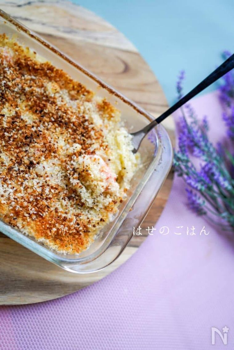 耐熱皿に入ったスコップカニクリームコロッケ