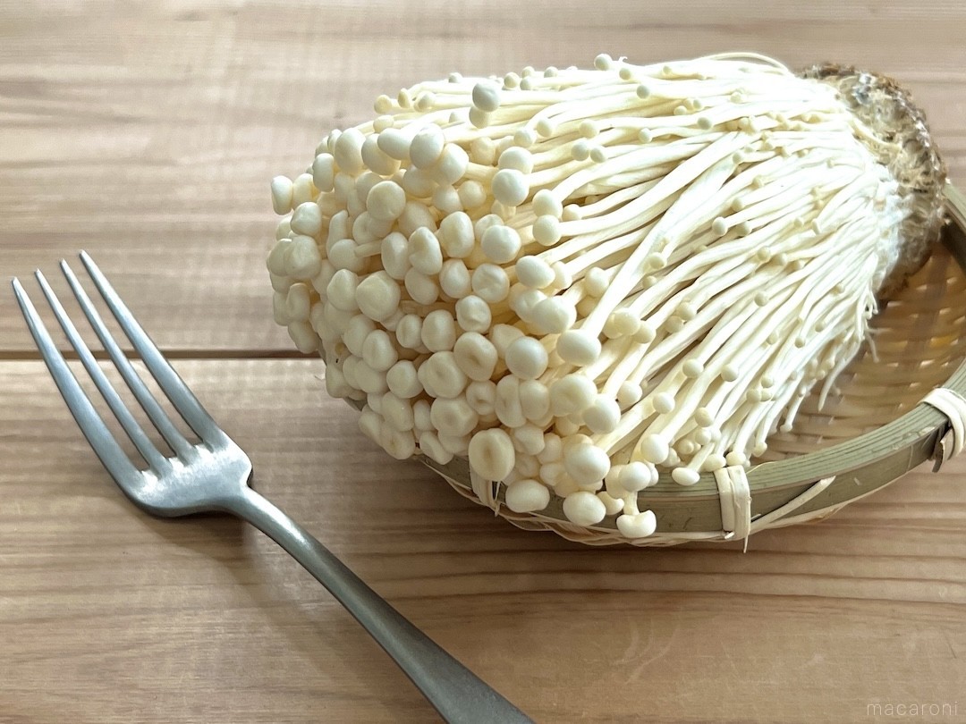 手で割くより断然速い！えのきの簡単なほぐし方に「あっという間