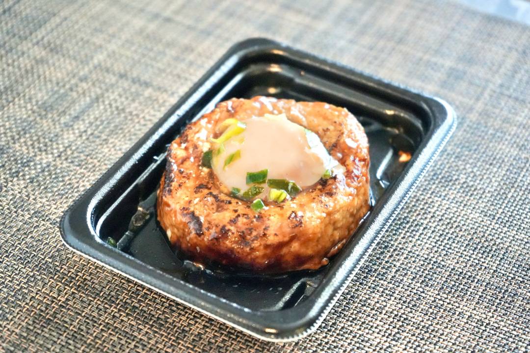 ローソン新作「とろ〜り月見鶏つくね」をアレンジ！ビックサイズで