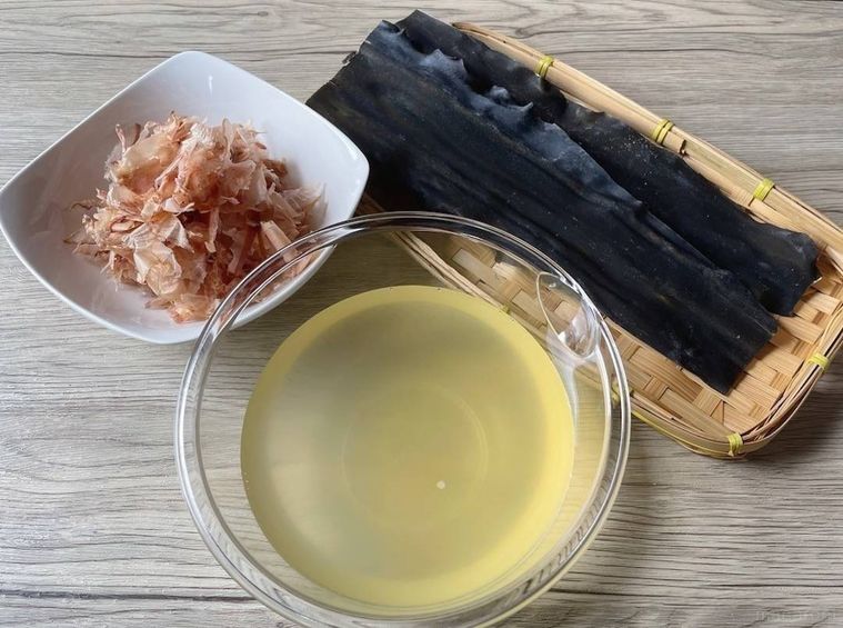 かつおぶしと昆布と二番だし