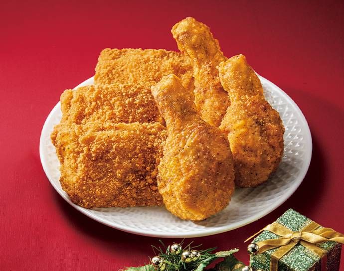 2024年ファミマのクリスマスチキンは全4種数量限定のファミマプレミアムチキンも登場の画像