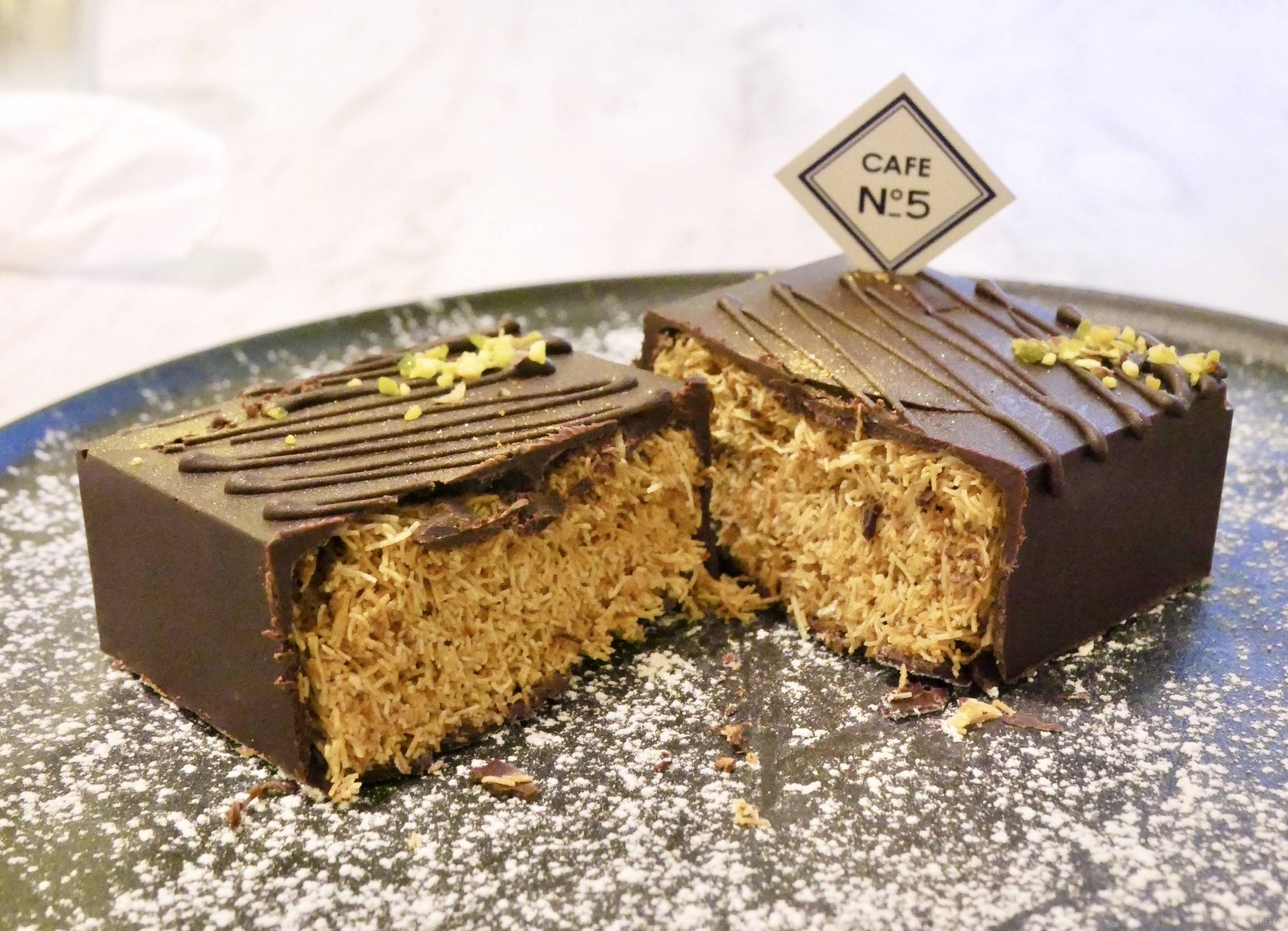 自家製ドバイチョコレートが食べられる。表参道「カフェ ナンバー