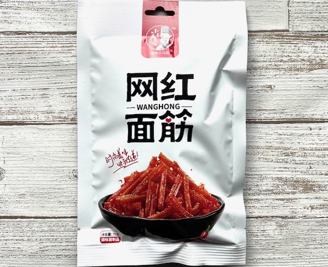 中国のお菓子「辣条（ラーティアオ）」とは？「不思議な味と食感