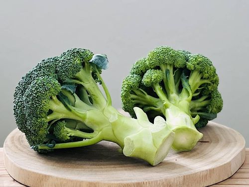 劣化しにくいブロッコリーの選び方に「見落としていた」。たとえ食べなくても芯が重要！