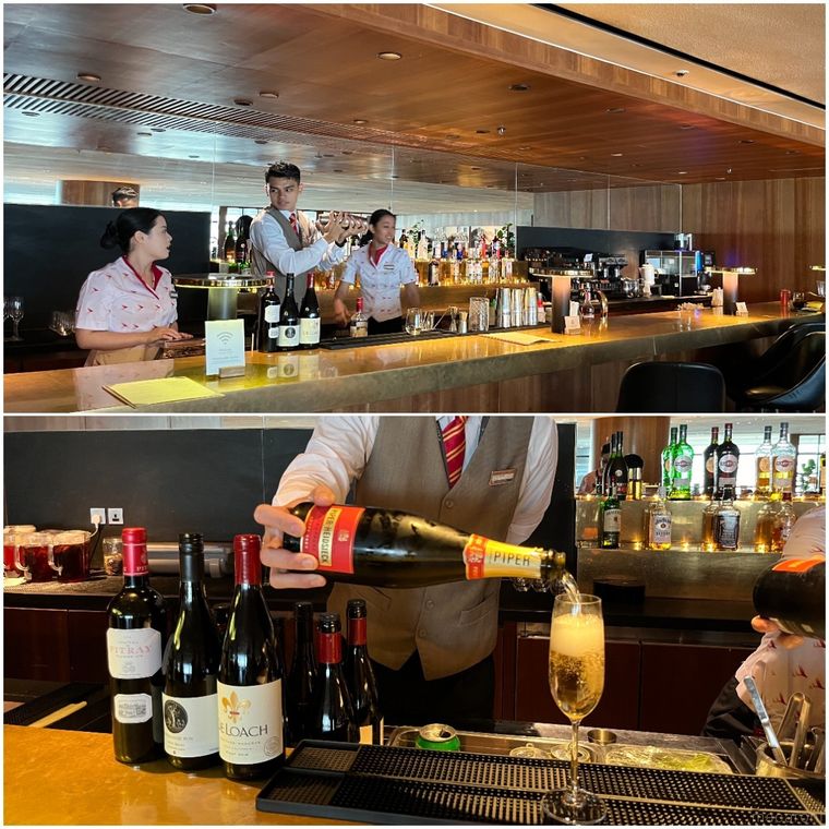 キャセイパシフィック航空 香港のバーラウンジ