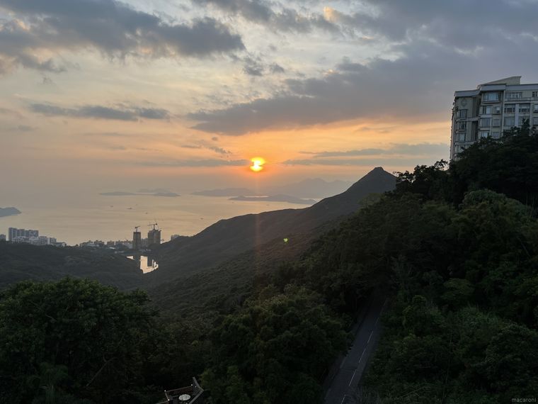 ピークタワーからの眺望 陽が沈む様子