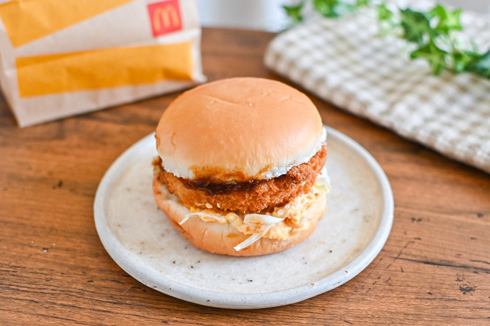 31年目にして初リニューアル！マクドナルド「グラコロ®」のタルタル味
