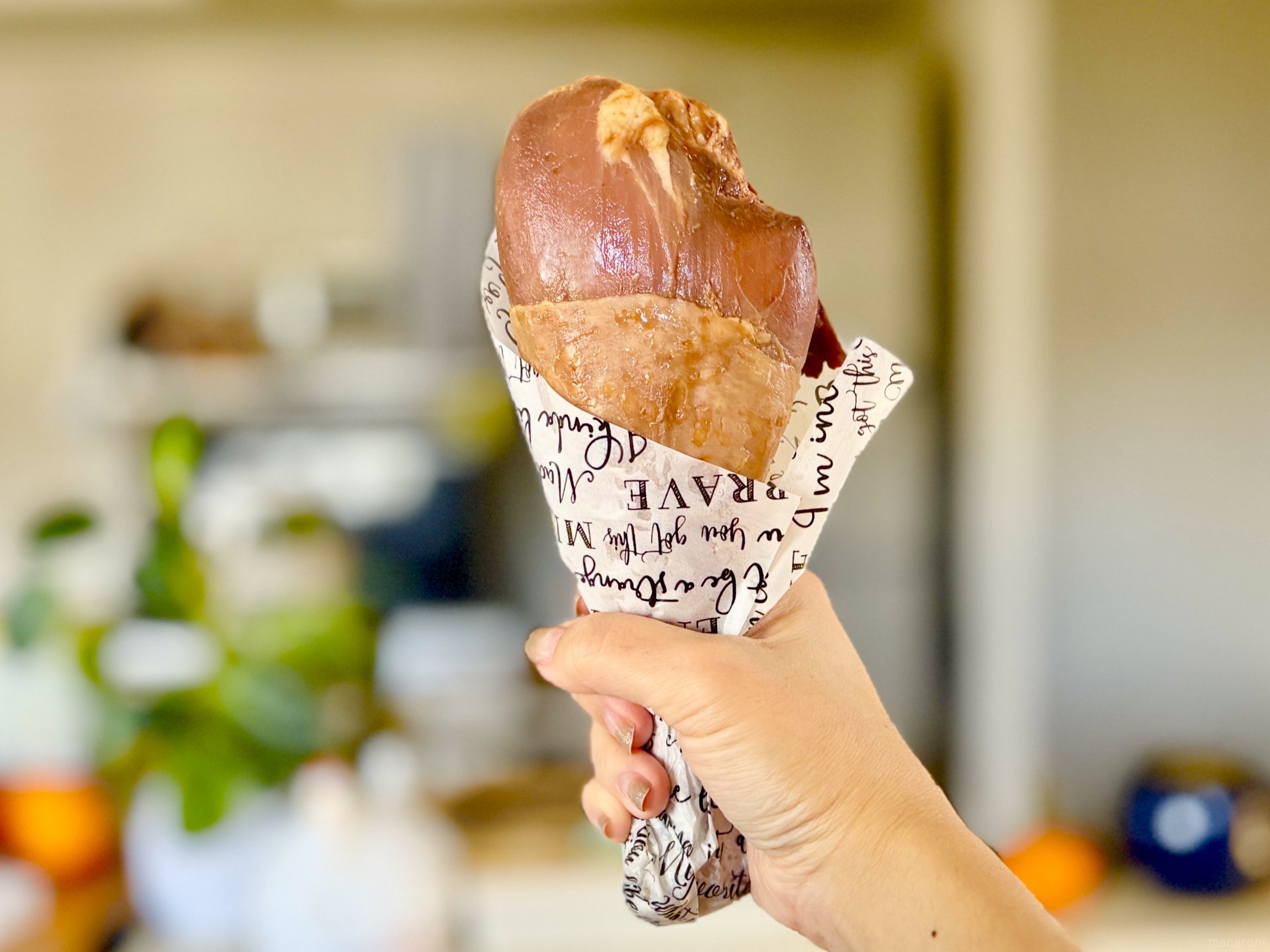 カルディのターキーレッグが「あのテーマパークの味に激似」と話題！気