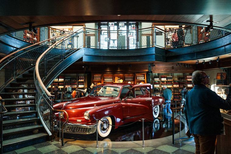 コッポラワイナリーの内観