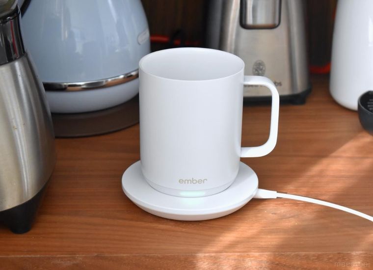 充電器にセットしたマグカップ