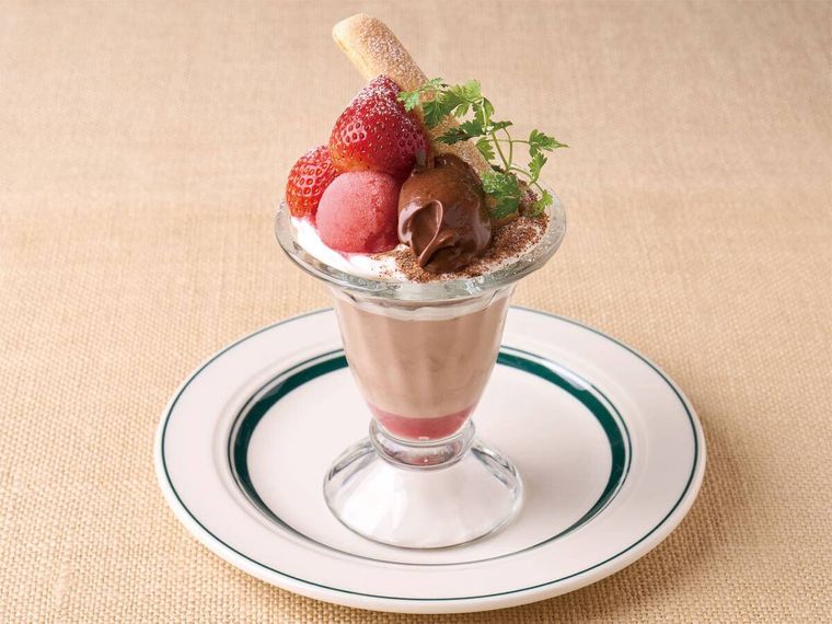 苺とふわとろガナッシュのチョコレートパフェのイメージ