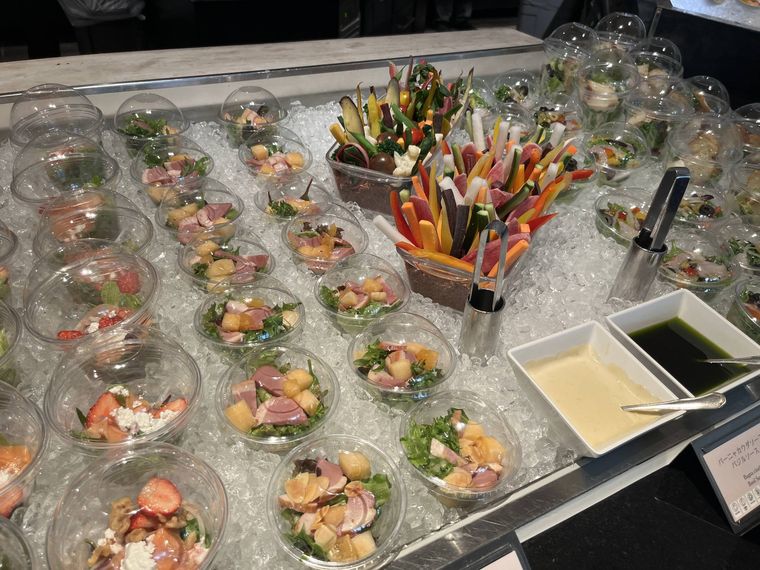 インターコンチネンタル東京ベイのブッフェのサラダ