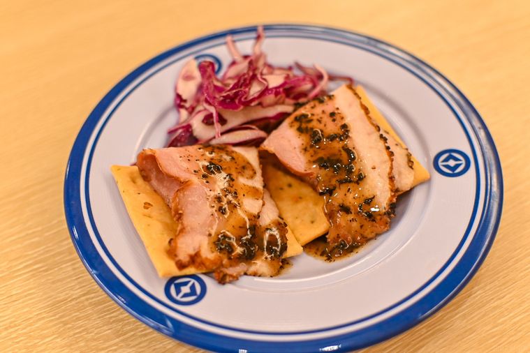 鴨のローストのアップ