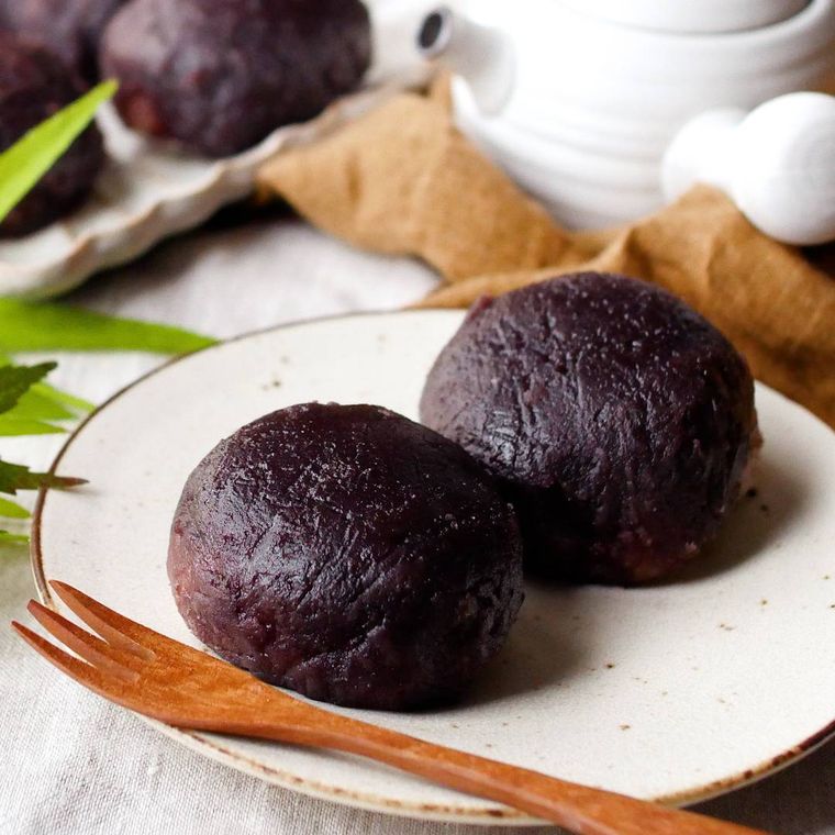 器に盛られたおはぎ