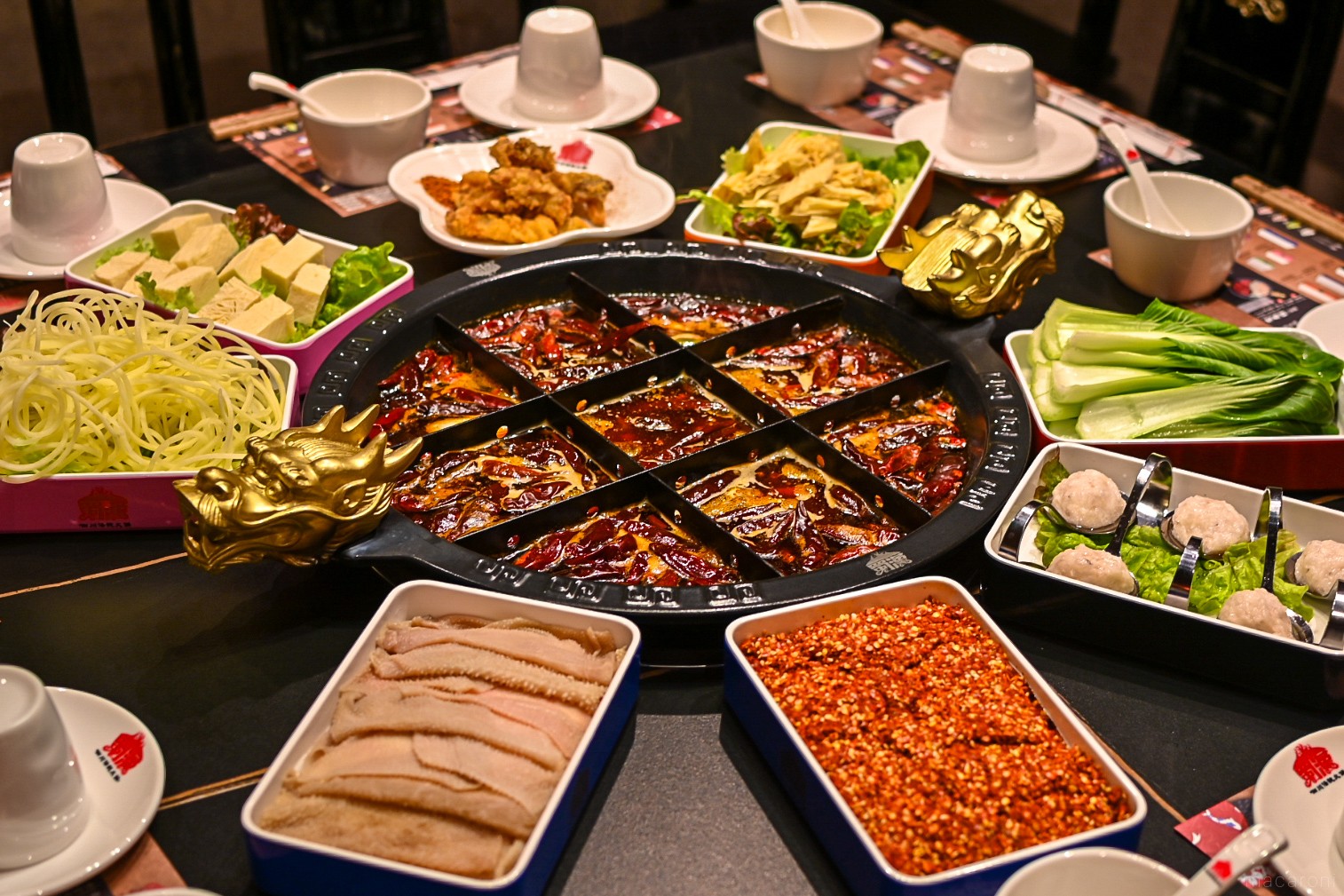 中国四川の激辛火鍋「九宮格火鍋」とは？池袋のガチ中華店「蜀漢」で