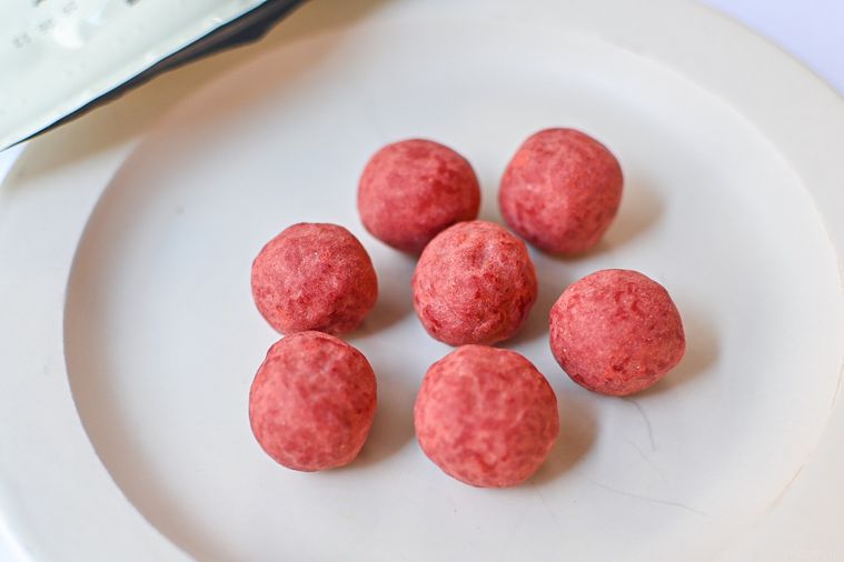 お皿にのったチョコのアップ