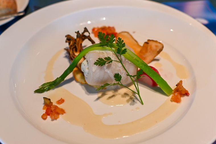 平目を使った料理のアップ