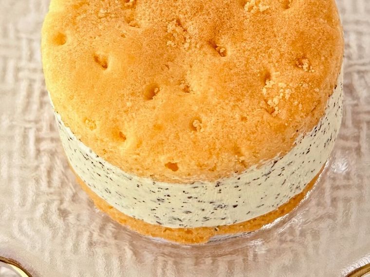 クッキー生地にサンドされたバターサンドウィッチ 和紅茶アールグレイ