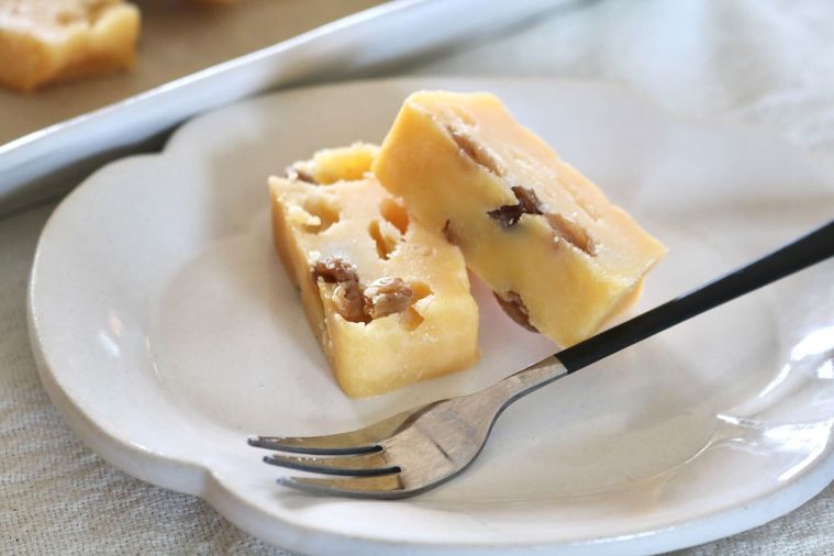 カットしたテリーヌとフォーク