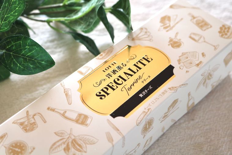 洋酒薫るスペシャリテテリーヌ贅沢チーズのパッケージ