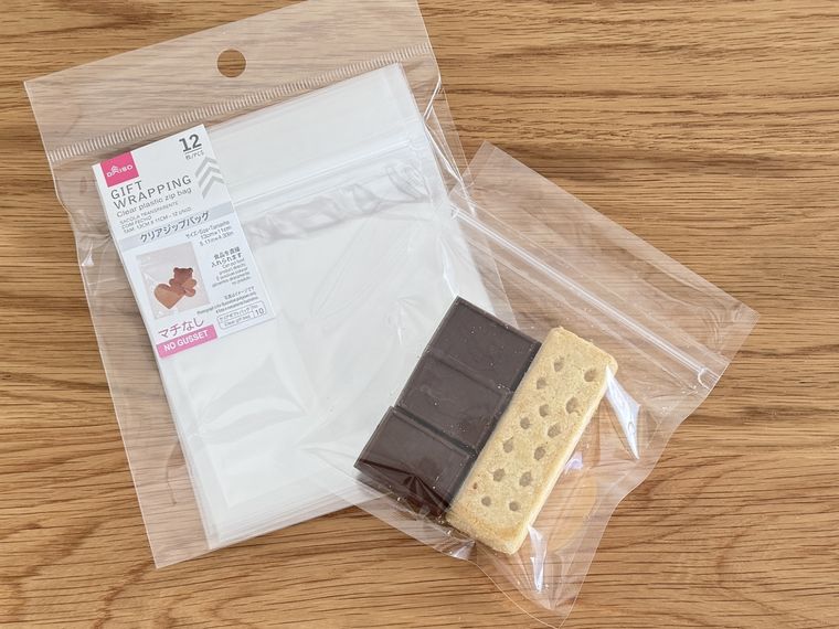 ジップタイプのクリアバッグのパッケージと使用例