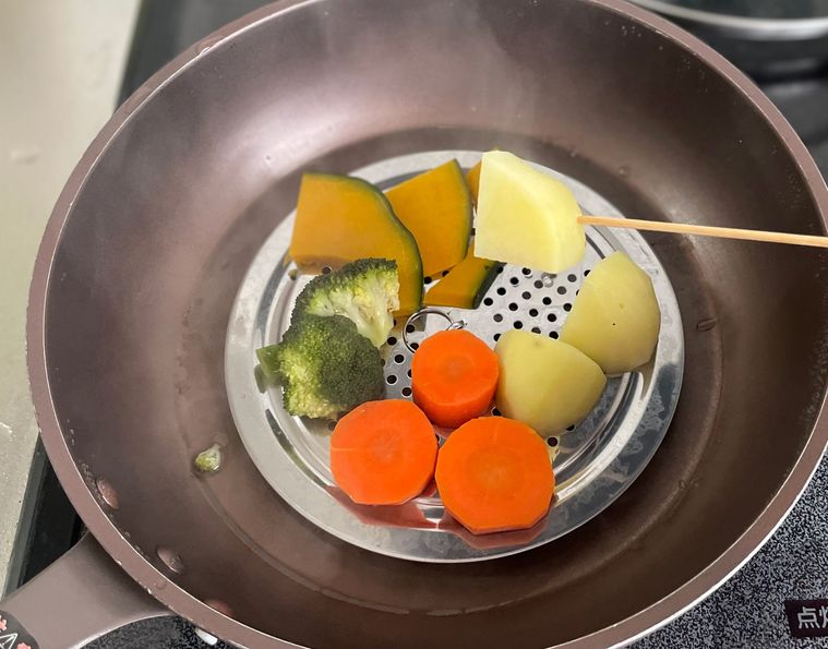 セリアの蒸し器で作った温野菜