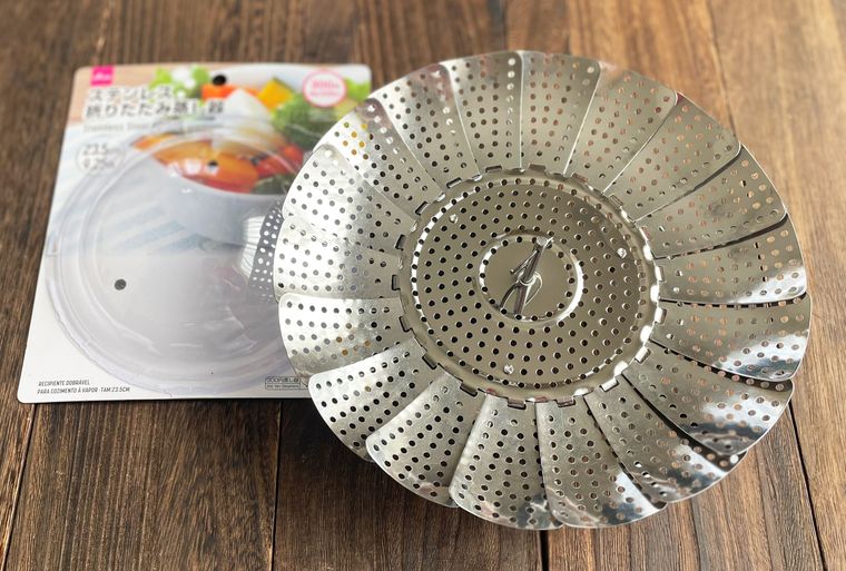 ダイソーのステンレス折りたたみ蒸し器