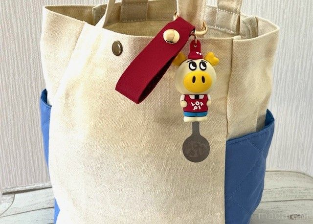 エコバッグに付けられたロピア専用カートキー