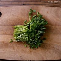 【作り方】豆苗と油揚げの味噌汁