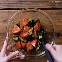 作り方 トマトときゅうりのめんつゆ和え